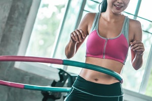 Rutina de Hula Hoop para el abdomen | Ejercicios, beneficios y consejos