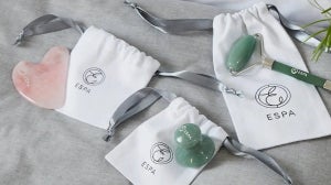 How to Use a Gua Sha on Your Face