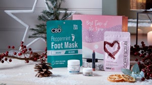 Our December GLOSSYBOX Reveal