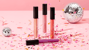 HUDA Lip Strobes Create Shiny, Plump And Sculpted Lips
