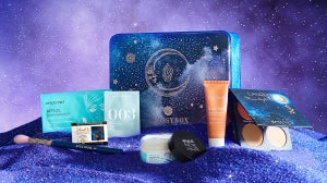 Full Reveal: What’s Beneath The Lid Of Our December ‘Moonlight Glow’ Special Design Tin?