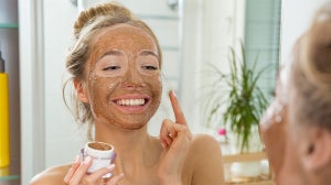 Maska som ett proffs! 5 smarta tips när du använder ansiktsmask