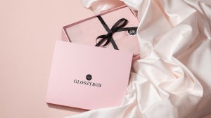 GLOSSYBOX februari 2024: Unboxing You are loved