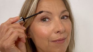 How to Style Thin Eyebrows with Makeup