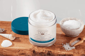Pourquoi vous avez besoin d’un scrub du cuir chevelu ?