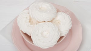 Vegan Easter Recipes: Vegan Meringue Nests