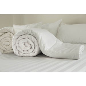 Restmor Microfibre Covered Hollowfibre Filled Duvet - White (13.5 Tog)
