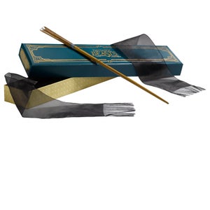 Fantastic Beasts and Where to Find Them Newt Scamander's Wand in Ollivander's Collector's Box