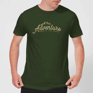 Adventure Awaits The Brave Men's T-Shirt - Forest Green