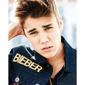 Justin Bieber Jacket - Mini Poster - 40 x 50cm