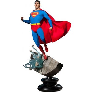 Sideshow Collectibles DC Comics Superman Christopher Reeve Statue