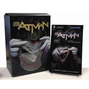 Batman: Death of the Family Mask and Book Set