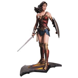 Batman v Superman Dawn of Justice Statue Wonder Woman 33 cm