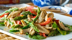 Insalata di Pollo Grigliato con Asparagi