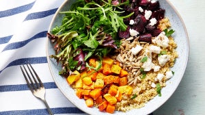 Ensalada de quinoa y verduras asadas