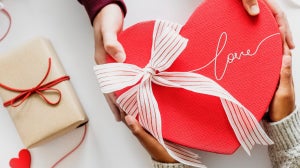 Gift Guide: cosa regalare questo San Valentino?
