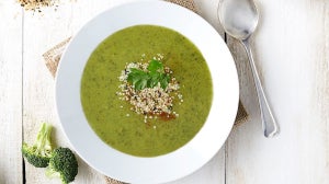 Рецепт для здорового обеда «Суп из брокколи с сыром»