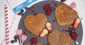 Valentinstags Frühstück | Gesunde Pancakes in Herzform