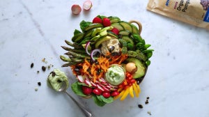 Ein Regenbogen aus Gemüse mit Guacamole | Sharing is Caring