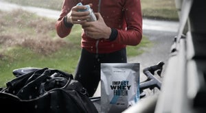 ¿Cuánta proteína debe consumir un ciclista?