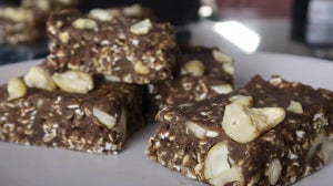 How To Make The Best No-Bake Vegan Protein Bar