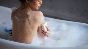 Duschen vs Baden! Das solltest du rund um deine LieblingsRITUALe wissen