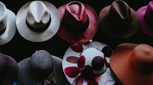 Sur la GLOSSY Wishlist – Les chapeaux de la saison