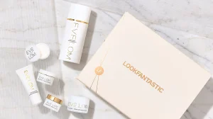 Beauty Box Edição Limitada: LOOKFANTASTIC x Eve Lom Starter Kit