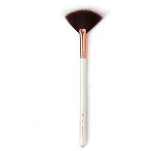 Luxie Fan Brush