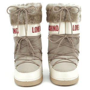 Stivaletto love moschino store