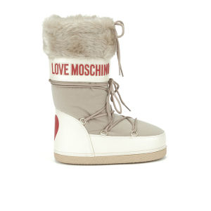Moon boots love moschino hot sale