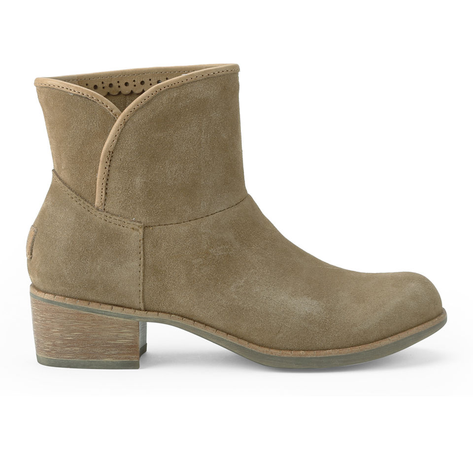 UGG Women s Darling Suede Heeled Ankle Boots Chestnut Coggles