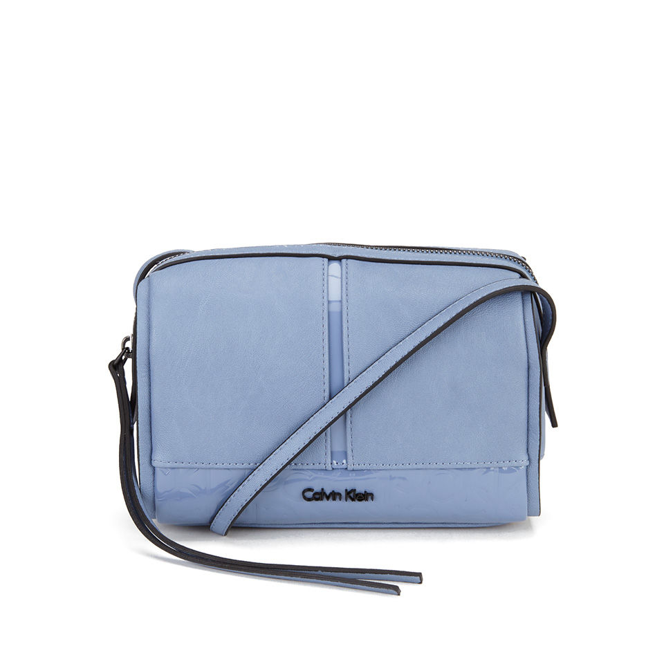 dictator Tot regering Calvin Klein Women's Maddie Small Crossbody Bag - Infinity Blue