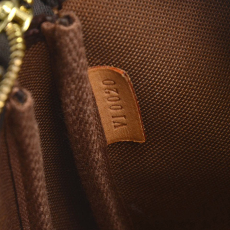 Louis Vuitton Vintage Monogram Canvas Pochette Bag