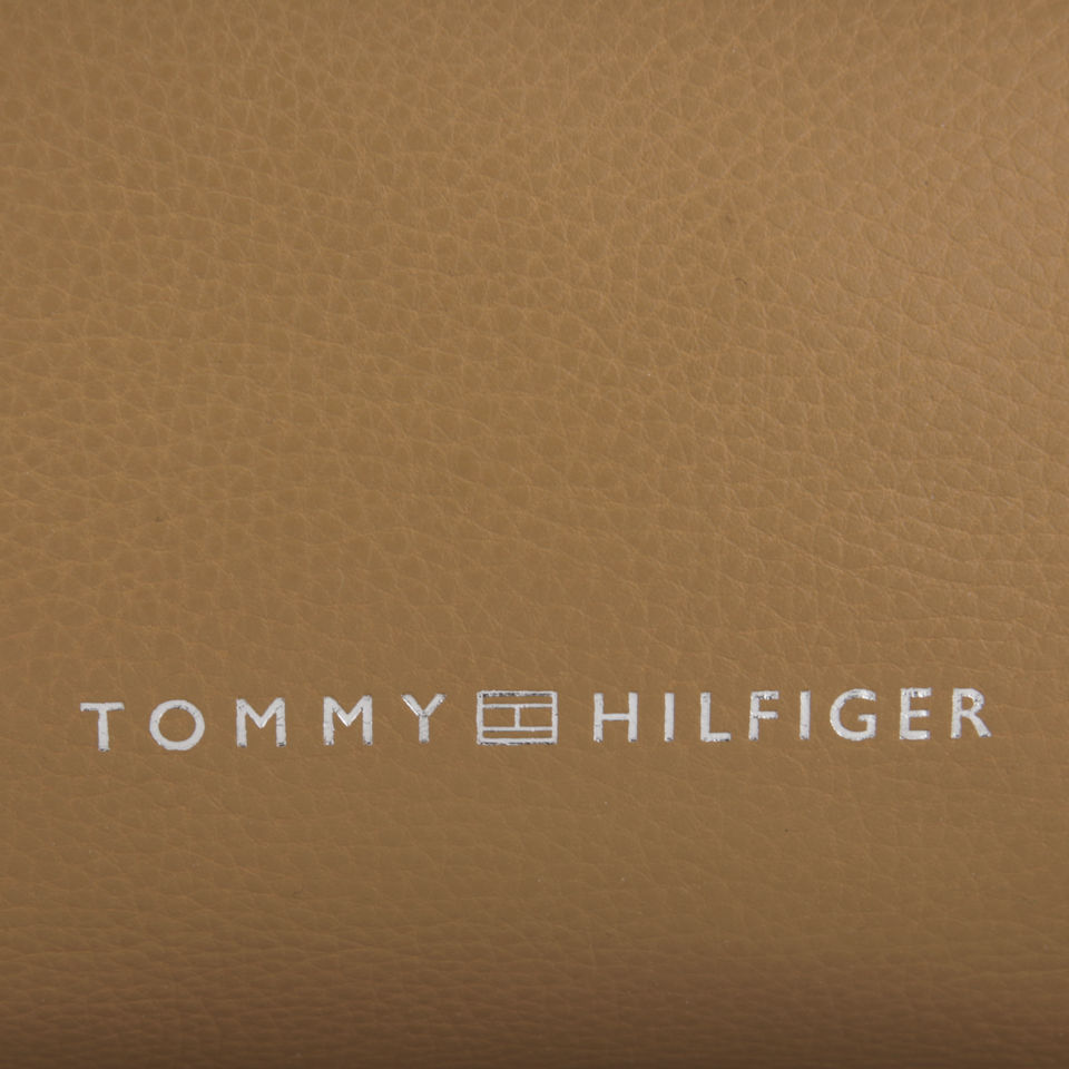 Tommy Hilfiger Women's Fabienne Medium Leather Cross Body Bag - Tan