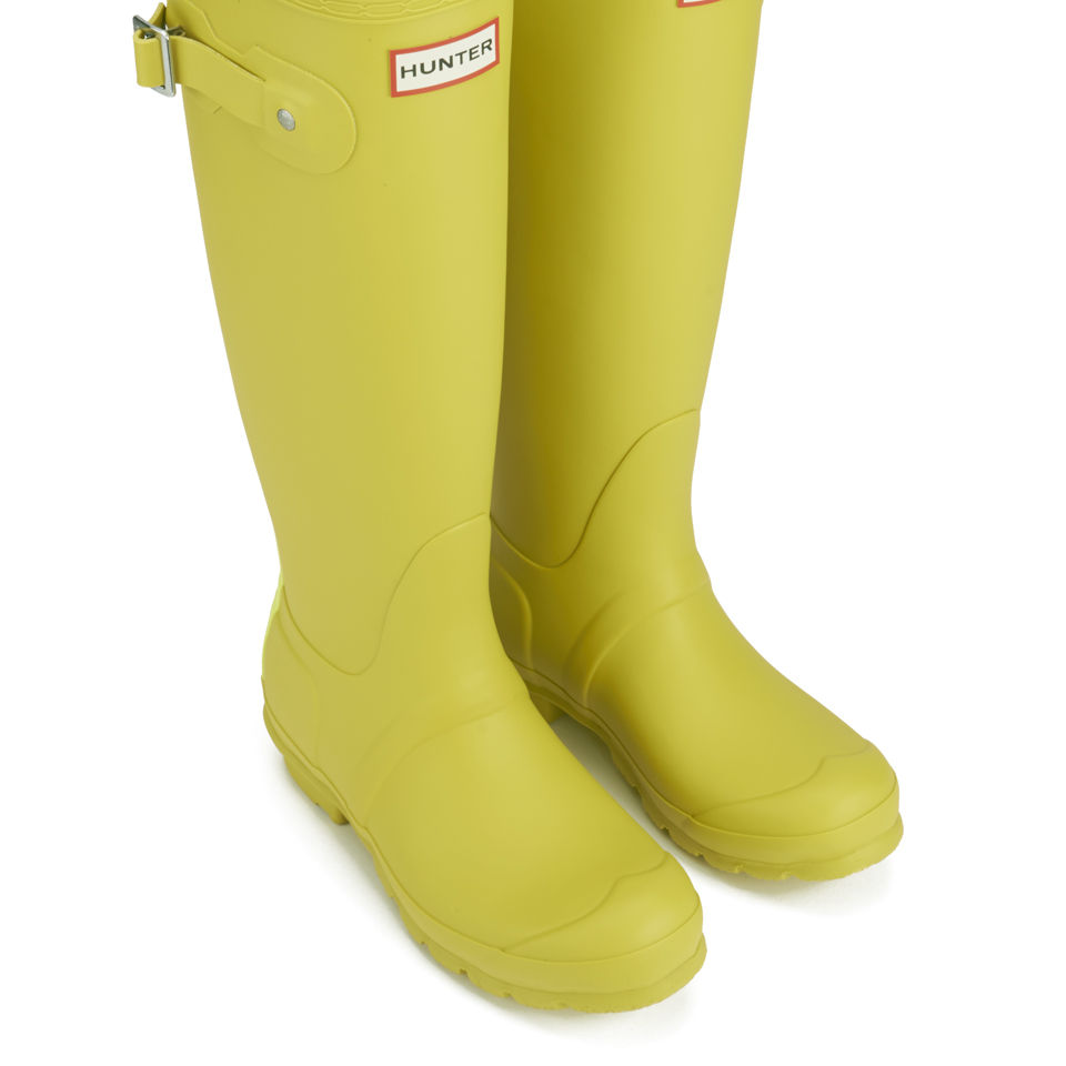 Hunter boots with stripe on back top