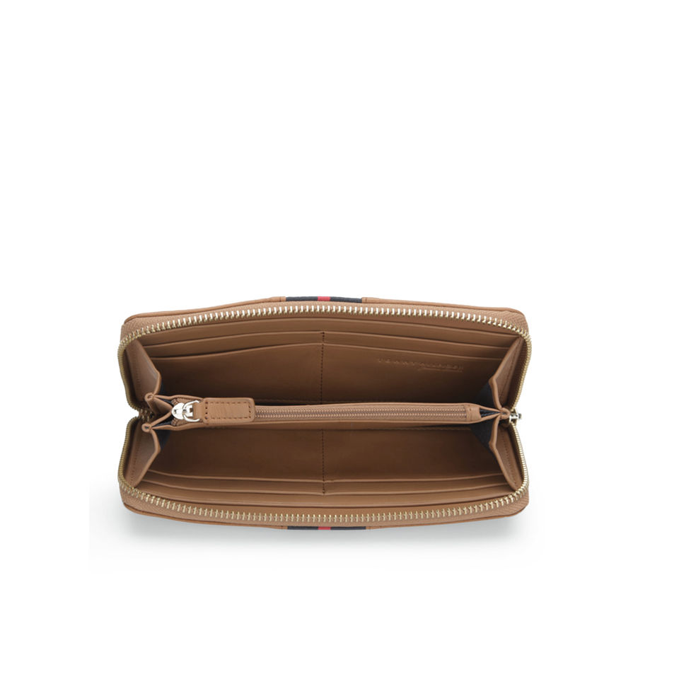Tommy hilfiger leather hotsell purse