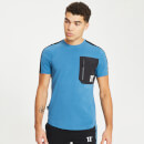 T-Shirt mit Kontrastelement (muskelbetonend) – tief dunkelblau/schwarz