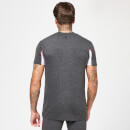 T-Shirt mit Farbeinsätzen – schwarz meliert/weiß/rot