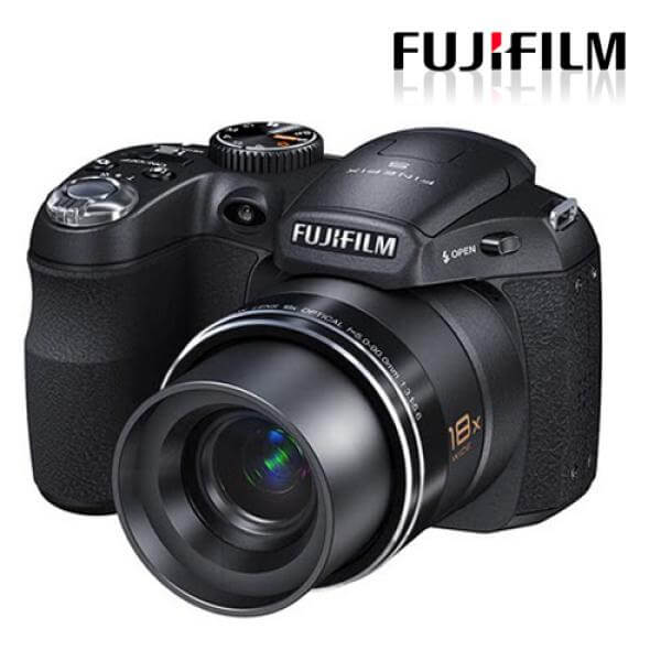 Fujifilm FinePix S2500HD 12.2MP Digital Camera | Zavvi UK
