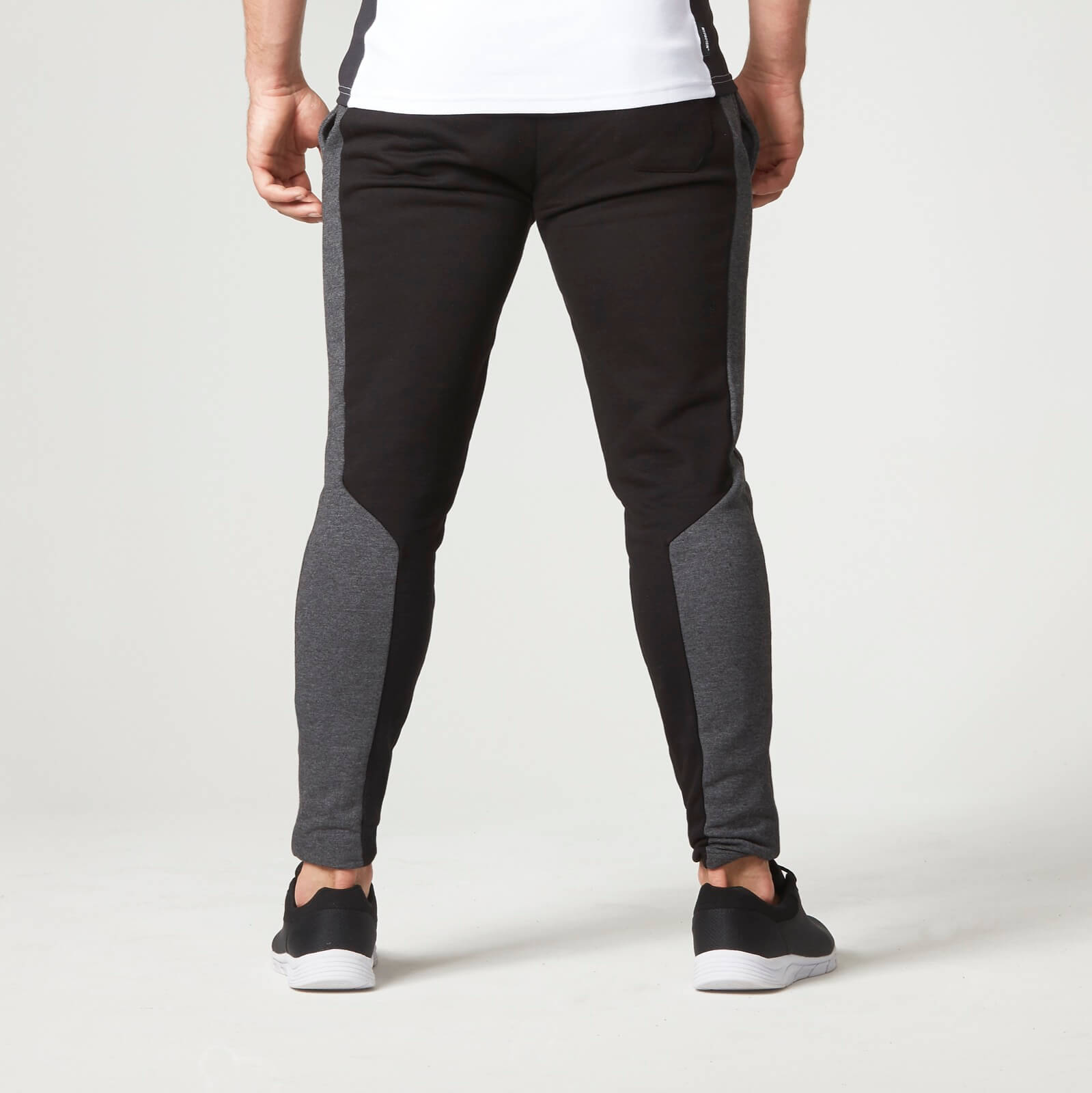 Myprotein Men's Panelled Slimfit Sweatpants with Zip - Black