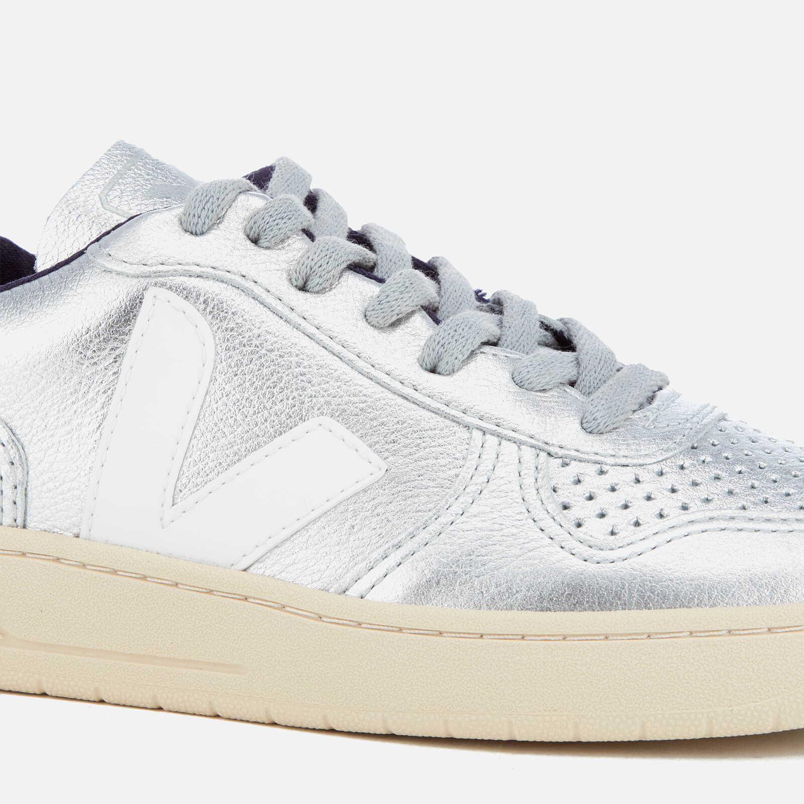 Veja sales silver v10