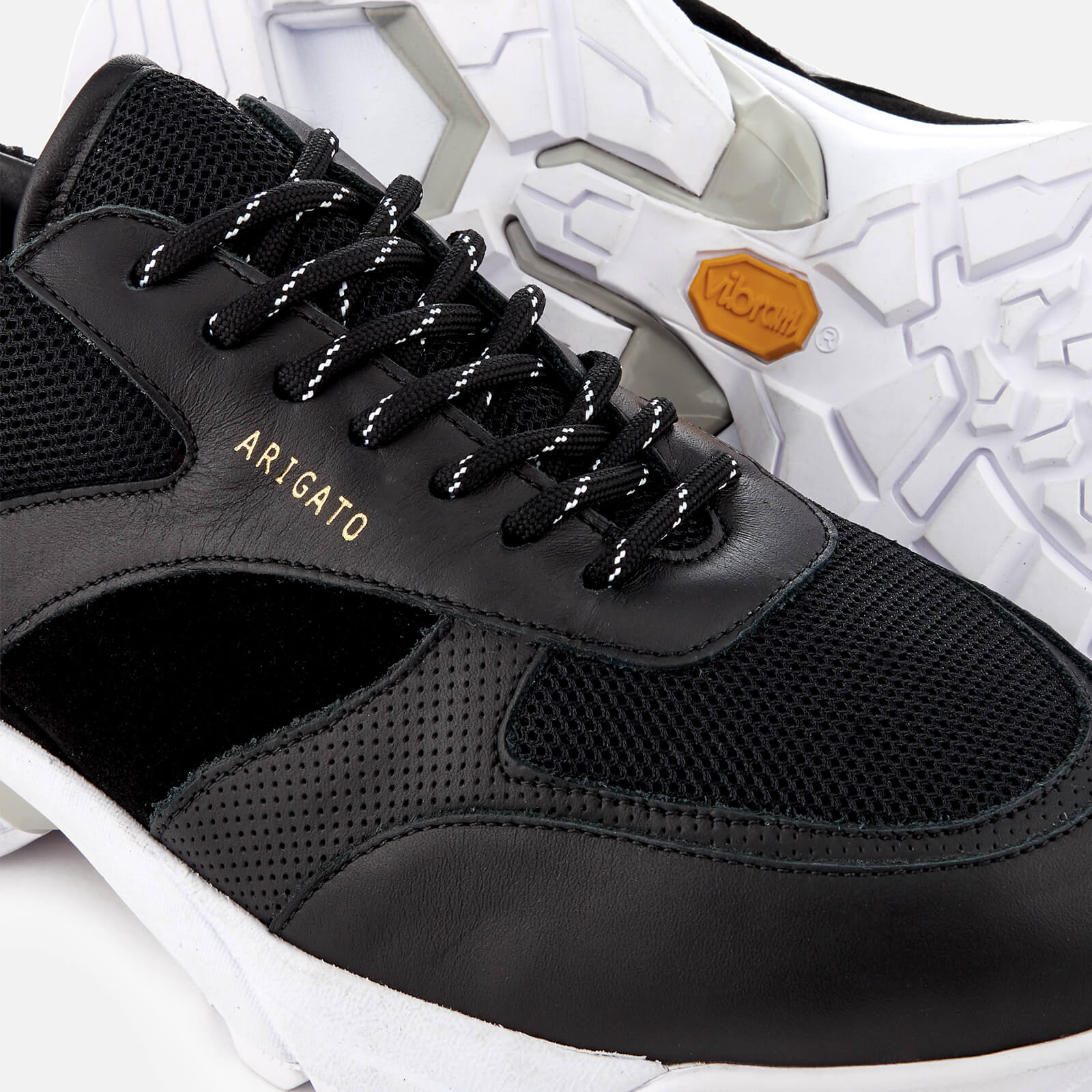 Axel arigato tech runner black store