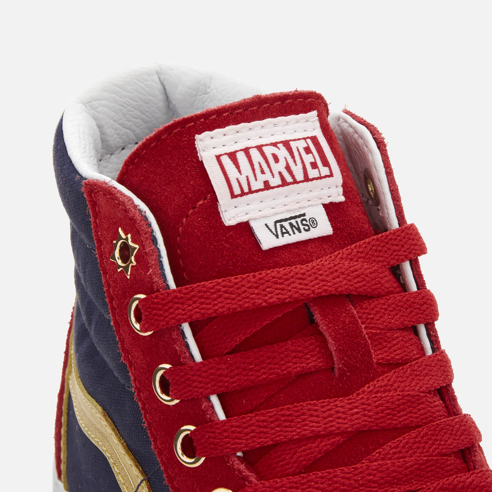 Captain marvel hotsell vans sk8 hi