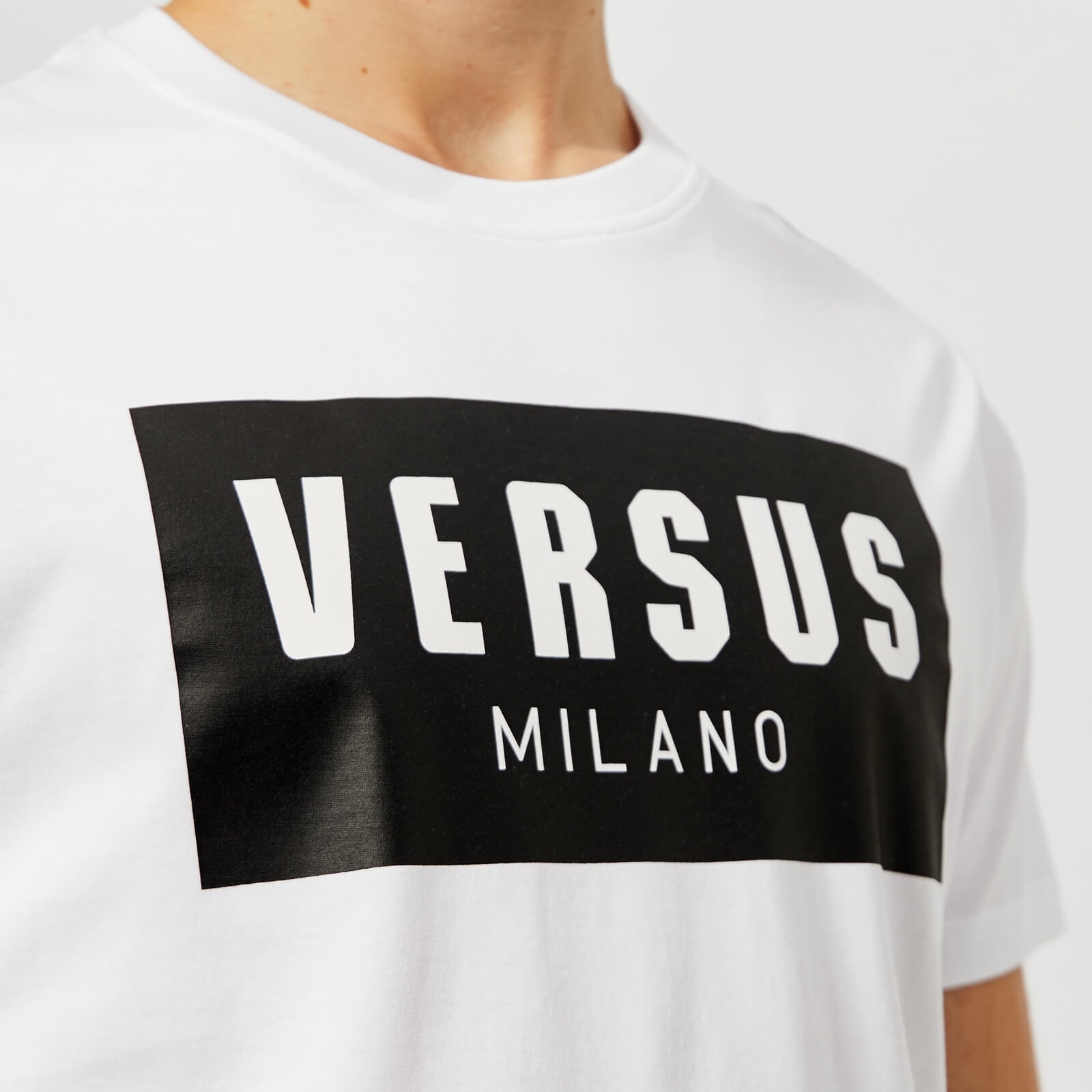Versus Versace Men s Versus Logo T Shirt White Coggles