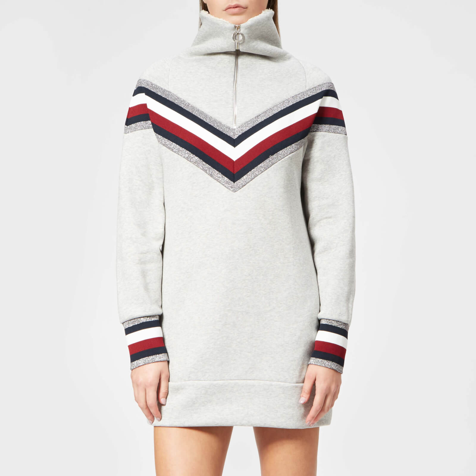 Tommy hilfiger sweater outfit 2025