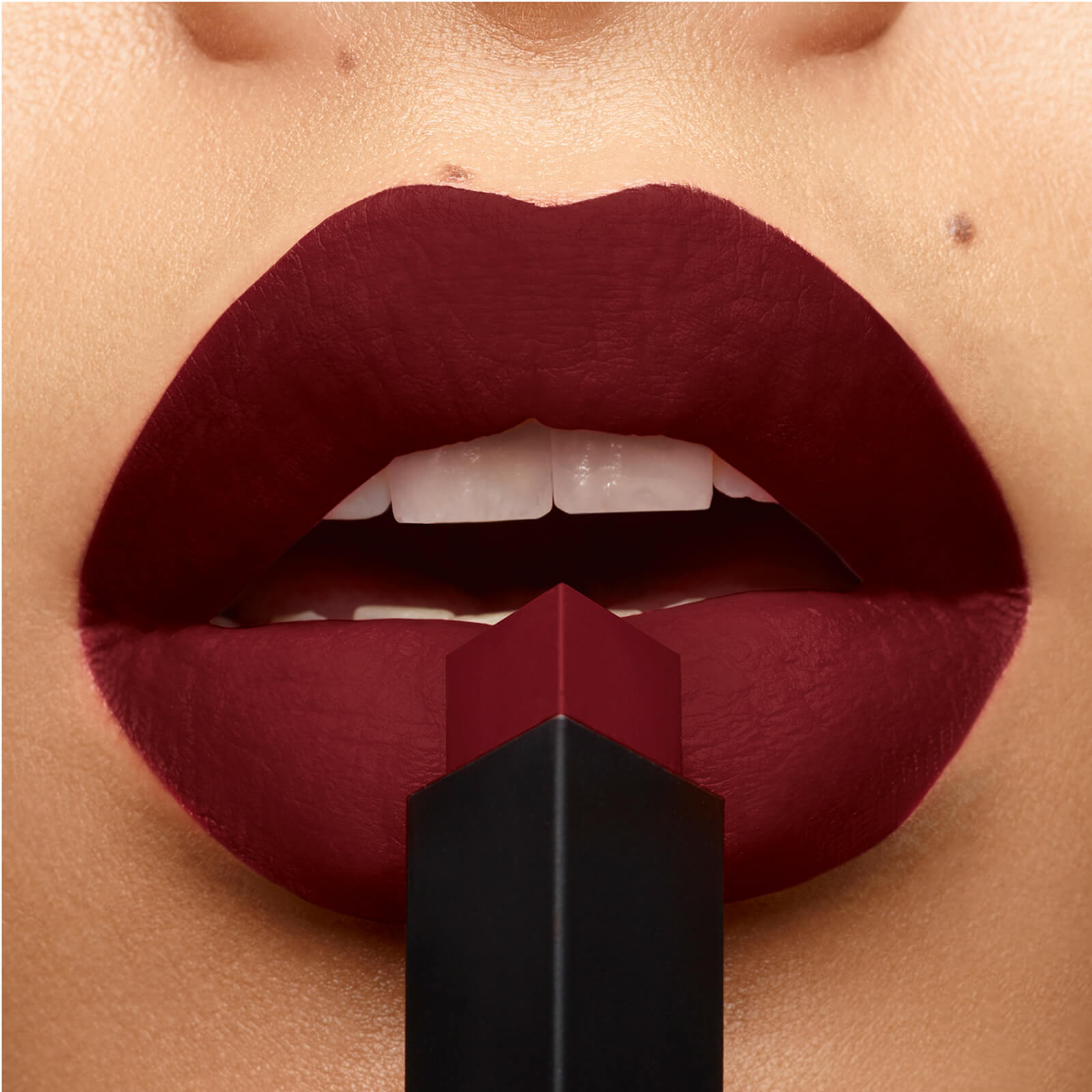 Yves Saint Laurent Rouge Pur Couture The Slim Lipstick 18 Reverse Red LOOKFANTASTIC