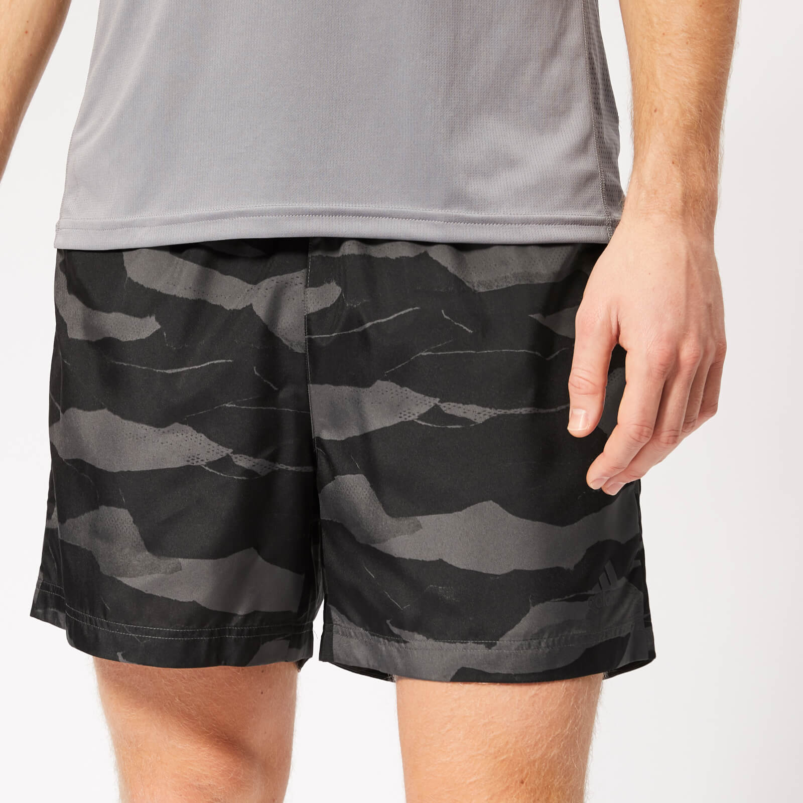adidas Men s Run It Camo 5 Inch Shorts Camo Print Coggles