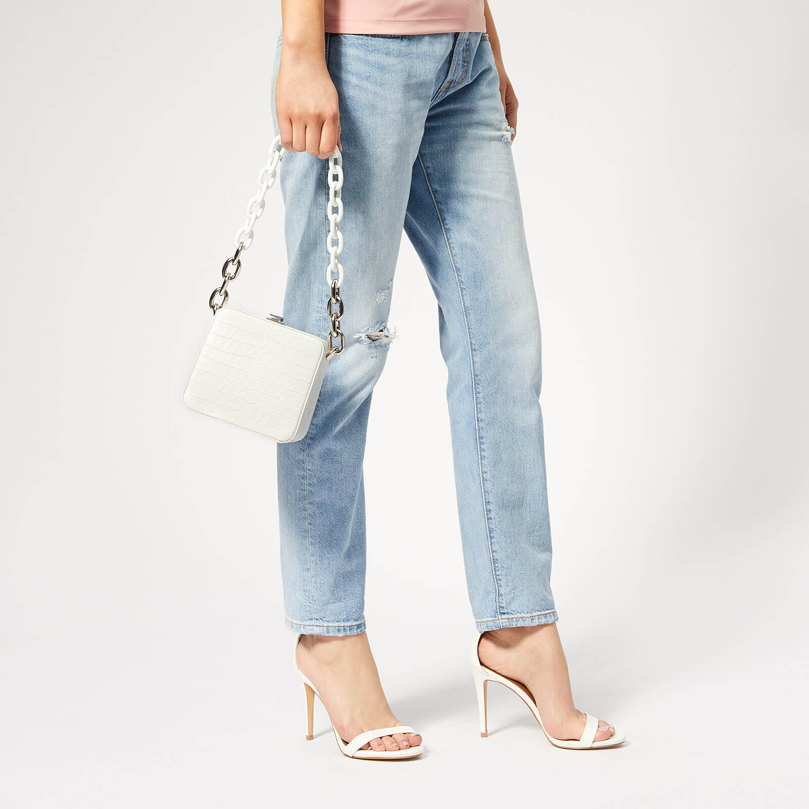 The Volon Women s Cube Chain Bag C.White Coggles