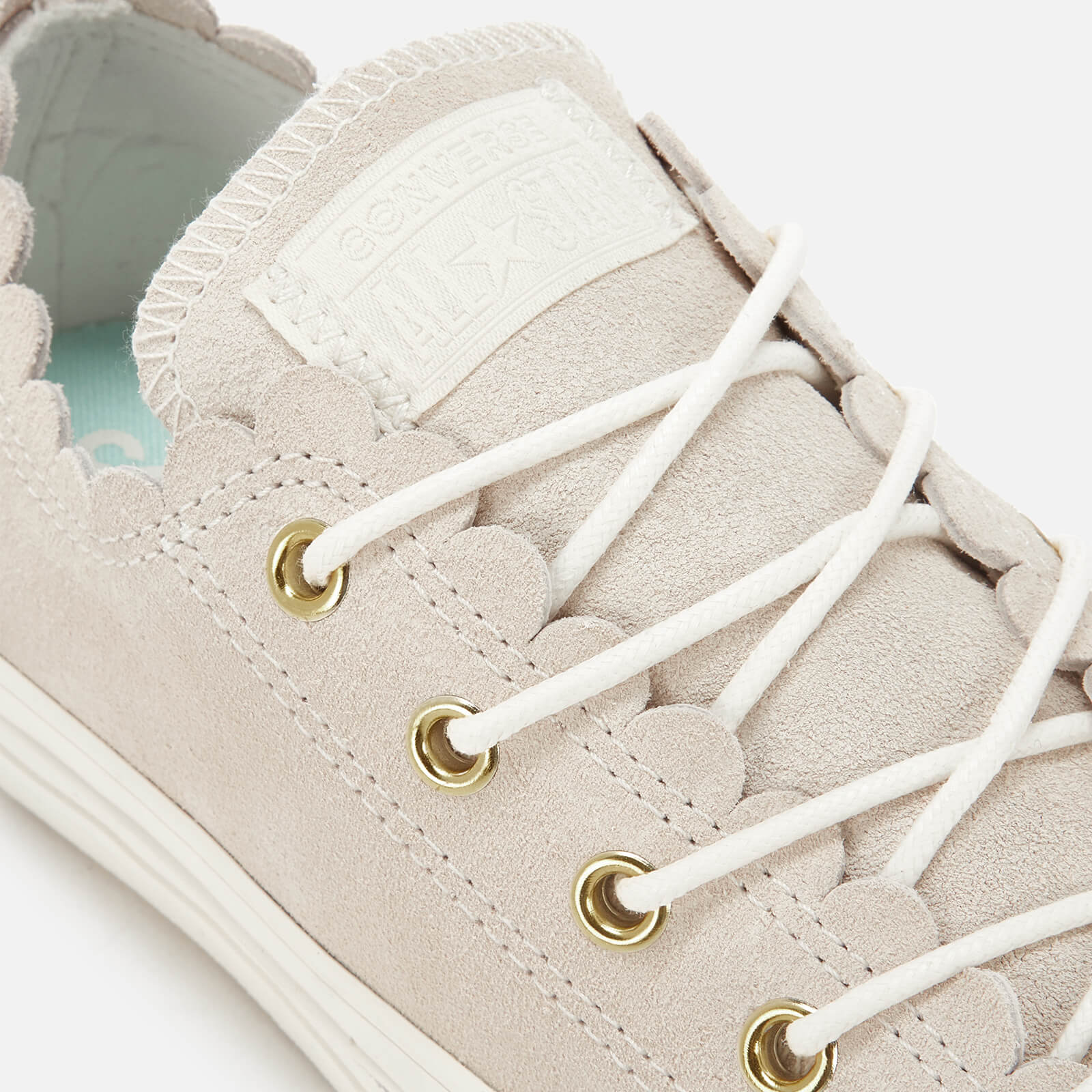 Chuck taylor all star platform frilly thrills hotsell suede ox beige